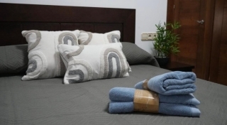 alugo quartos de luxo  para garotas ..