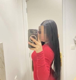MORENA MENGUINHA , TODA GOSTOSA !