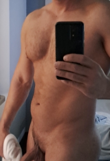 Procuro mulher para dar prazer ou casal