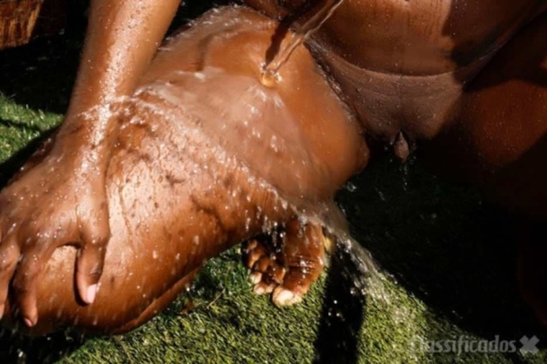 Cravo canela a bela africana rabuda cheia de tesão