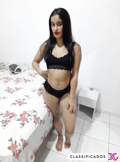 BABI FARIA ACOMPANHANTE MODELO DE PÉS ACEITO TODO